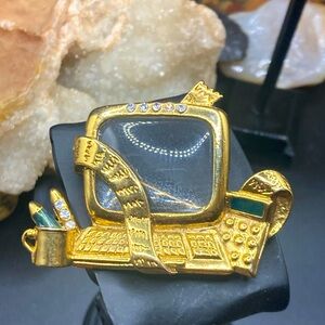 1928 brand office -accountant- brooch